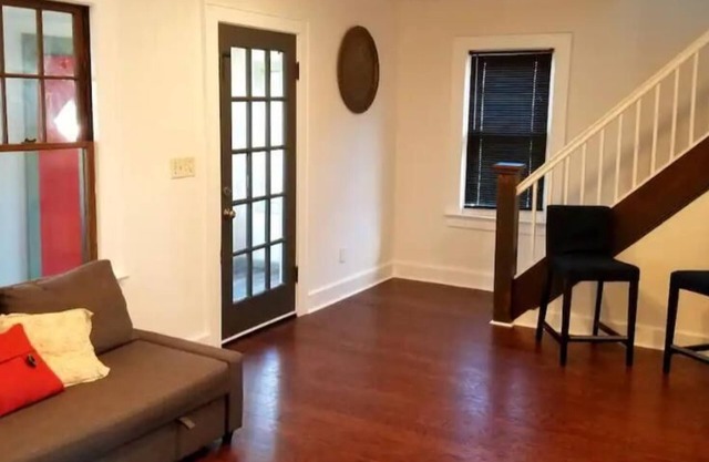 Cozy Home very close to NYC