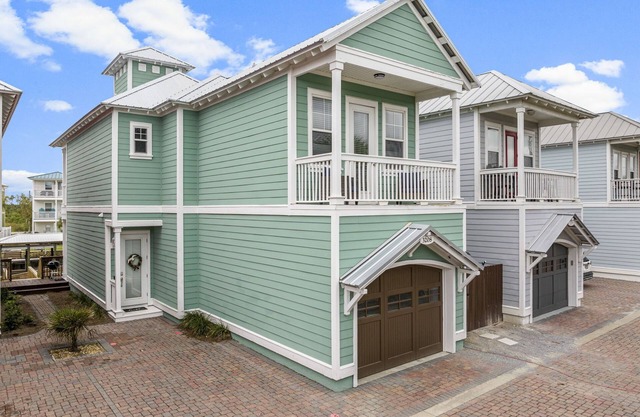 Private home w/boat dock, steps to the ocean