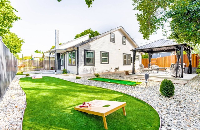 Cozy Home W loft near UCDavis Med Center/ Downtown Sacramento Free parking