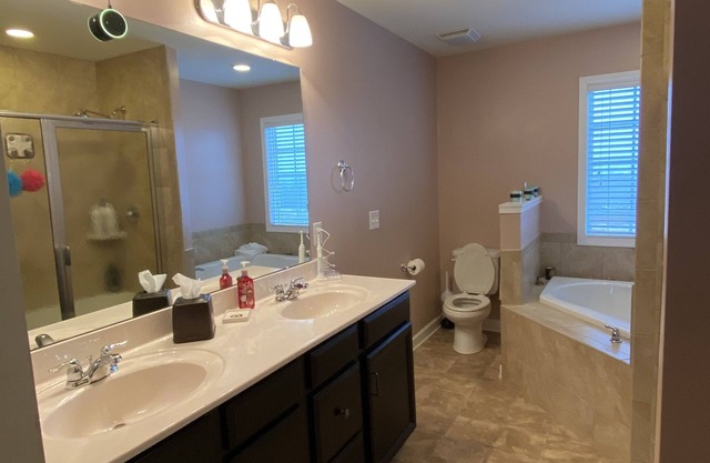 Cozy Home w/ sunset view and 10 minutes from Virginia Tech
