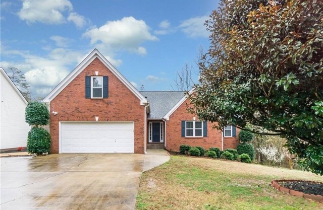 Cozy home with AC and WiFi in beautiful Flowery Branch