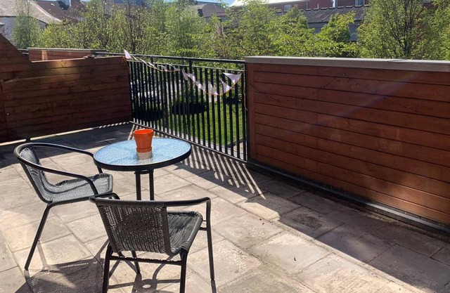 Cozy home with Large Balcony, Coffee machine and free parking