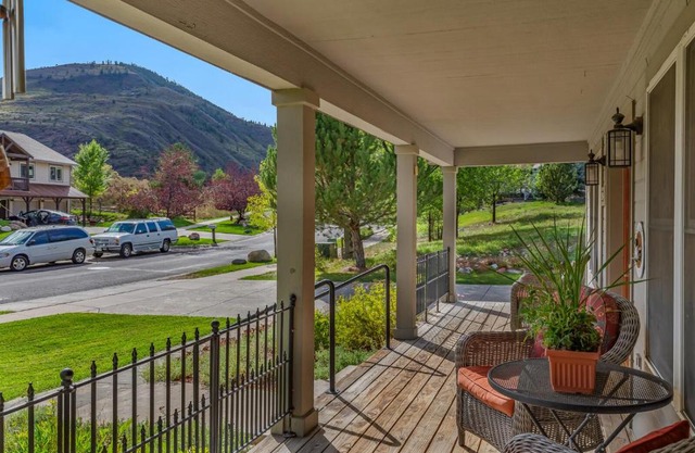 Cozy Home with Sauna in Glenwood Springs