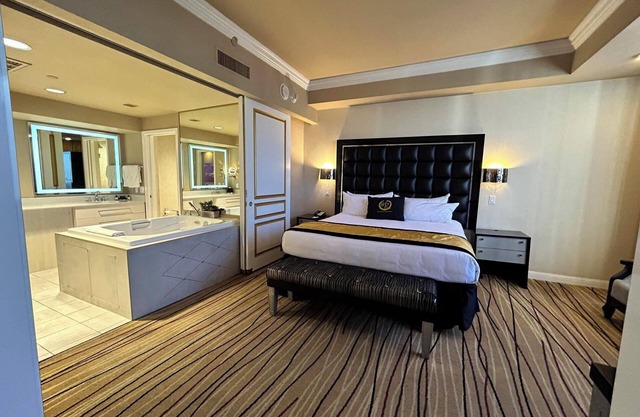 Cozy hotel suite in brilliant Las Vegas with spectacular views and luxury living