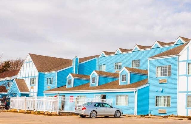 Cozy House Inn & Suites By Marifah