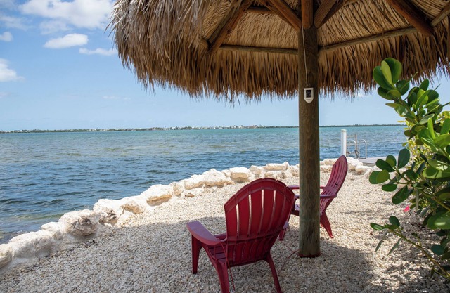 Cozy house on peaceful Little Torch Key with majestic view of Big Pine Channel!