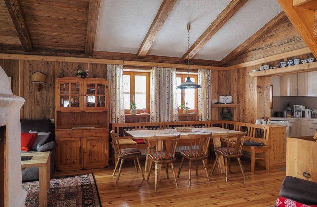 Cabane confortable, dans un endroit calme avec vue sur les montagnes et à proximité du lac