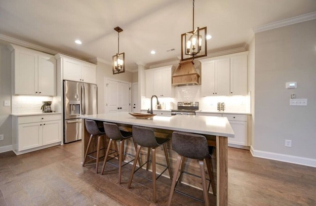 Cozy Immaculate 4-BR Modern Farmhouse Retreat