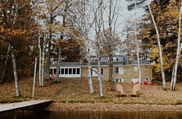 Lake House avec 200 '+ façade en sable, 2 quais, feu de camp - tout inclus