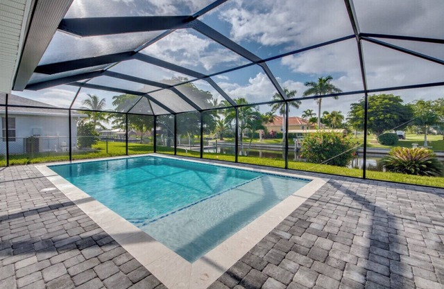 Cozy in the Cape, Heated Saltwater Pool & Gulf access, water view
