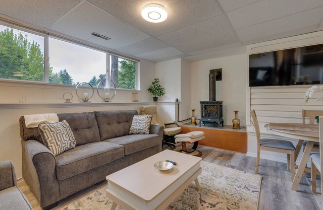 Cozy Kenmore Vacation Rental w/ Shared Hot Tub!