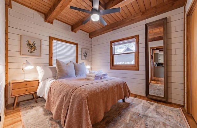 Cozy Kid and Pet Friendly Cabin!