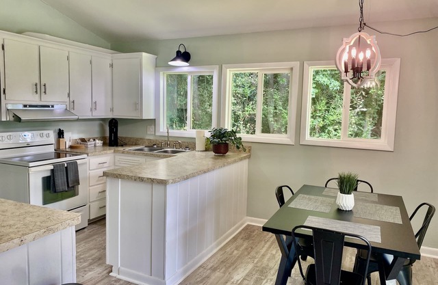 Cozy Kilmarnock Cottage