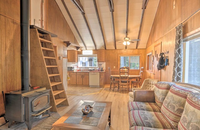 NEW! Cozy Klamath Falls Home Near Fishing & Parks!