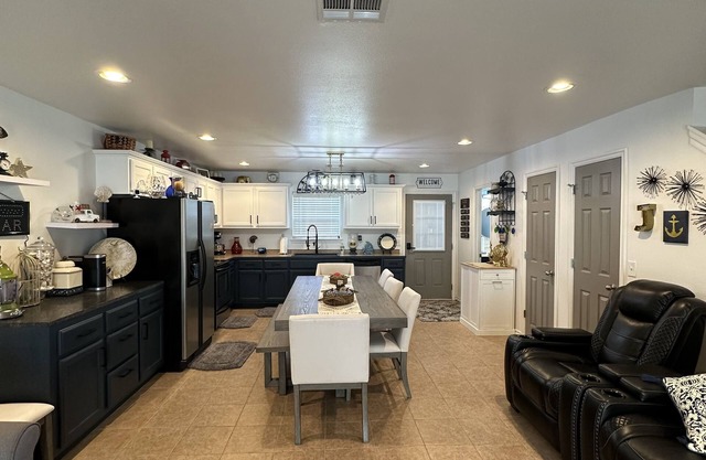 Cozy lake front townhouse on Grand Lake Pet Friendly