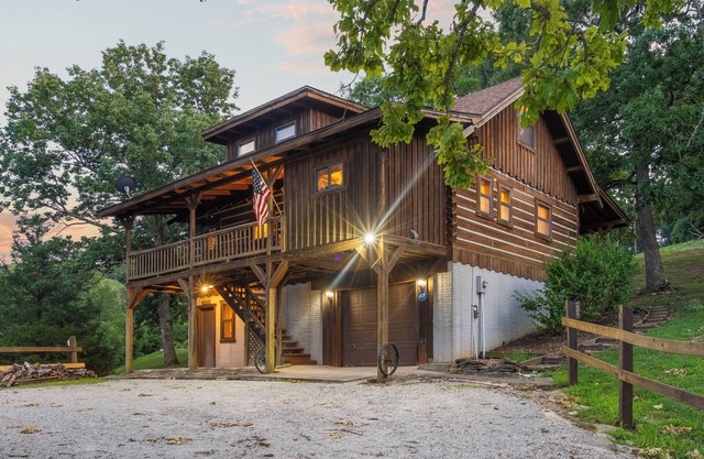 Cozy Lake View Cabin .. Idéal pour toute la famille avec 26 acres à explorer