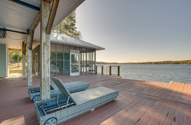 Cozy Lakefront Cabin in Semora w/ Large Dock!