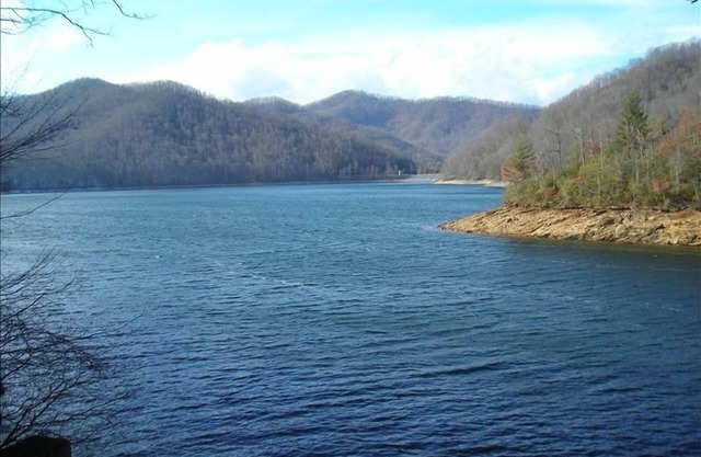 Cabine au bord du lac, sur le magnifique lac Nantahala