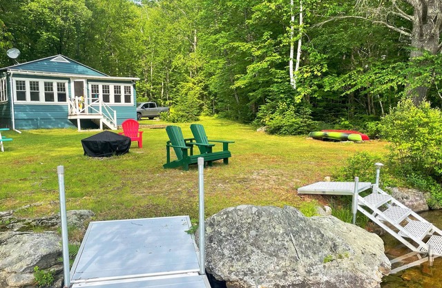 Cozy Lakefront Cottage