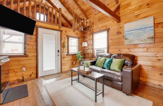 Cabin 14 by the Lake