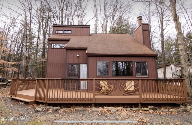 Cozy Lakeview Cottage in Amenity Filled Community-Walk to Beach/Pool