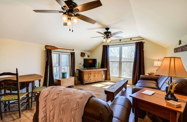 Cozy Lewisburg Getaway w/ Deck + Lake Access!