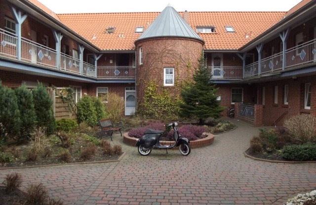 Petit appartement mansardé confortable avec balcon et loggia près de la côte