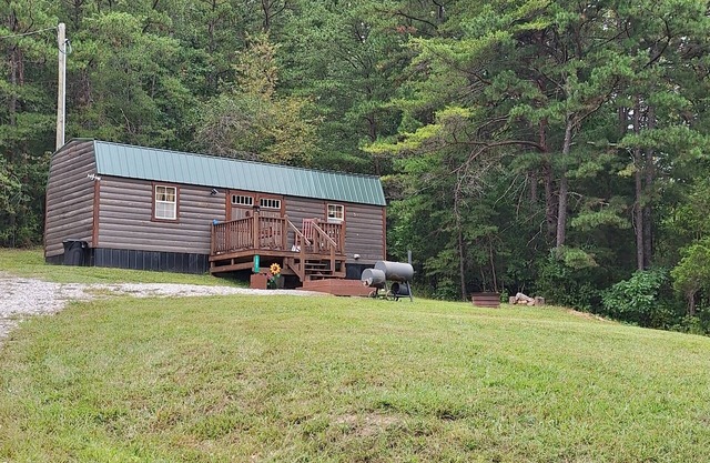 Cozy little get away off HWY 192 "The Rattlesnake"