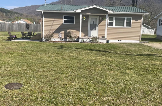 Cozy little house just 10 min from downtown Chattanooga