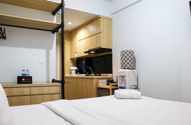 Cozy Living And Homey Studio Patraland Urbano Apartment
