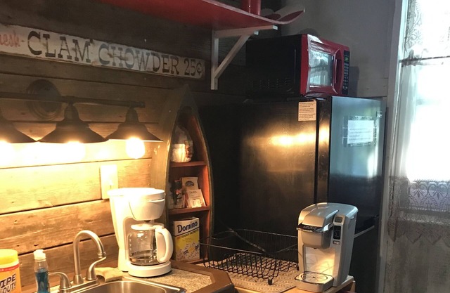 Cozy loft in enchanting Marblehead with AC, WiFi