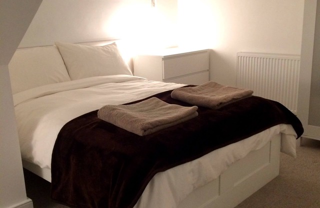 Cosy Loft Room in West London, Chiswick