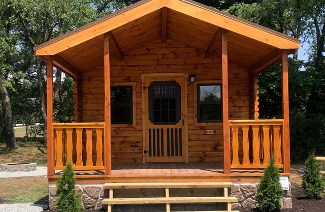 Cozy Log Cabin #7. Minutes from Seven Springs and Hidden Valley!