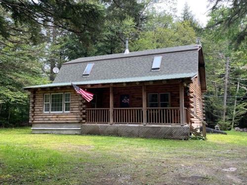 Cozy Log Cabin - Dog Friendly