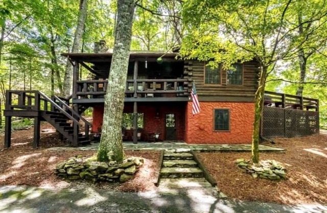 Cozy log cabin for the family in Sky Valley, GA