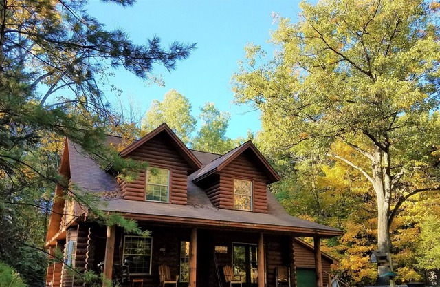 Home on Hickory-Log home- Près de Platte Lakes-Chien ok-Honneur