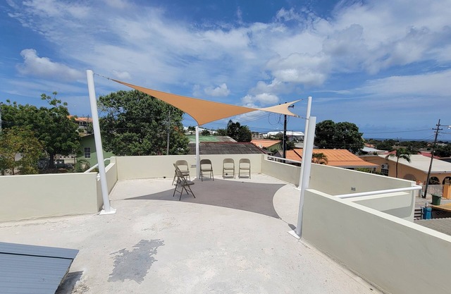 Cozy luxurious centrally located home. Close to the beach and downtown.