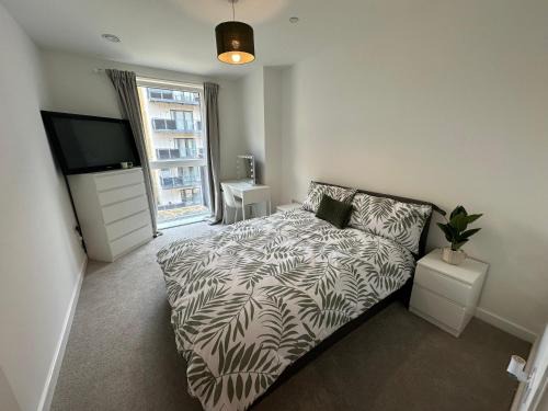 Cozy, luxury Spacious Room in shared apartment