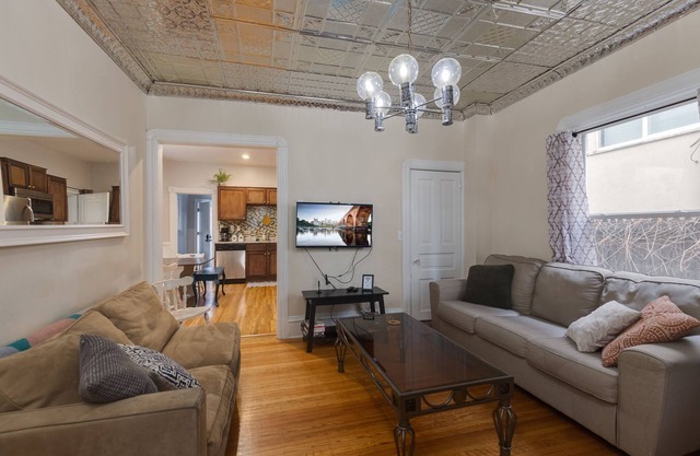Funky Uptown Retreat-Un endroit pour faire des souvenirs!