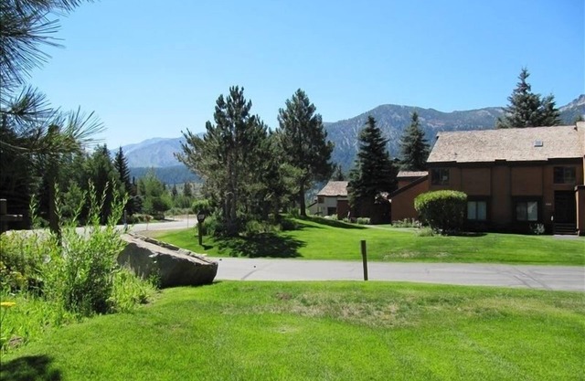 Cozy Mammoth Snowcreek Condo dans un emplacement extraordinaire !!!!!