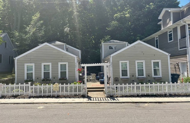 Cozy Michigan City Cottage #1