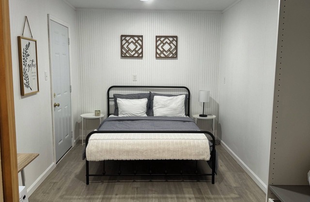 Cozy Minimalistic One Bedroom Home