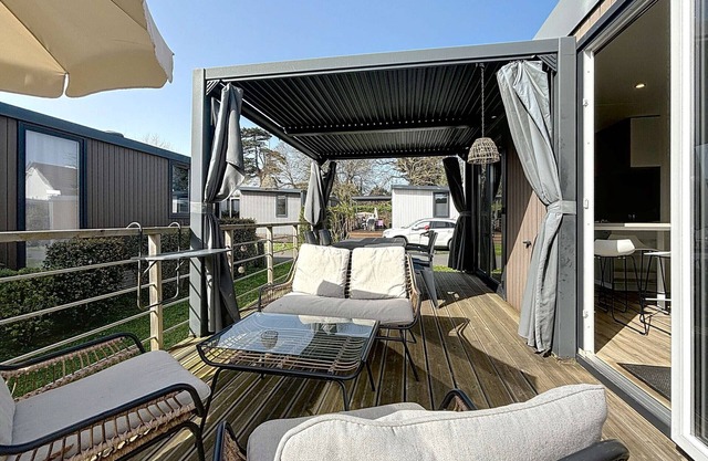 Mobil-home Grand Confort à Jullouville - Plage, Piscine Chauffée, Fitness et Parking