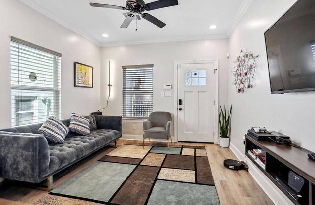 Cozy Modern 3 Bed 2 Bath Shotgun Uptown Près de la CDB
