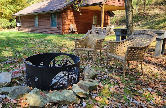 Cozy, Modern Cabin ~ Secluded Mountain Escape!