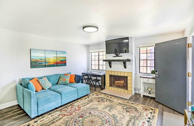 Cozy Monterey Apartment - Walk to Wharf & Dtwn!