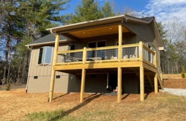 Cozy Mountain Home in Franklin