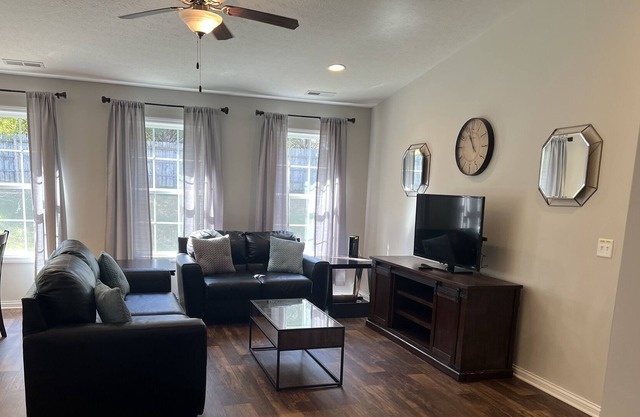 Cozy neighborhood home with lots of charm!