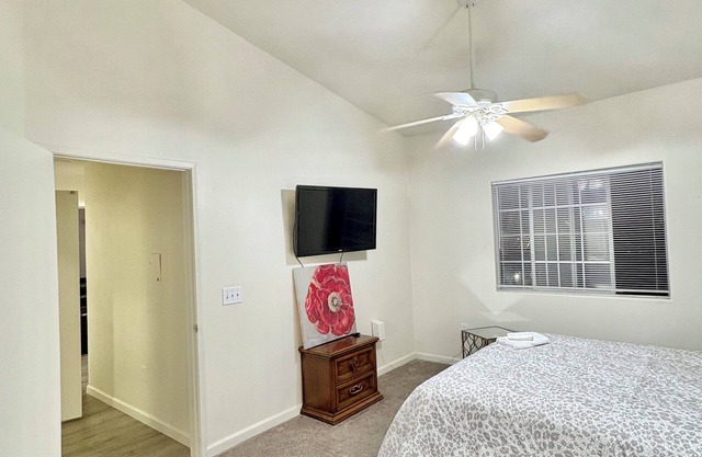 Cozy new 1-bedroom condo with Heat and WiFi in awesome North Las Vegas