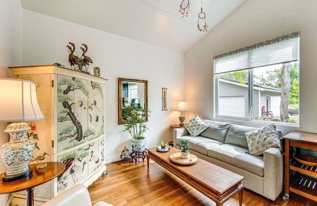 Cozy Nokomis Apartment - 2 Mi to Beach!
